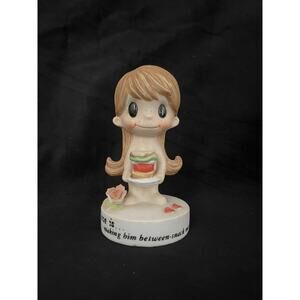 Vintage Figurine Kim Casali 1972 Love is. Making him between snack meals LA Time